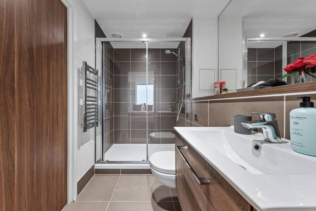 New Apartment 20 Mins From Waterloo London Bp36 Dış mekan fotoğraf