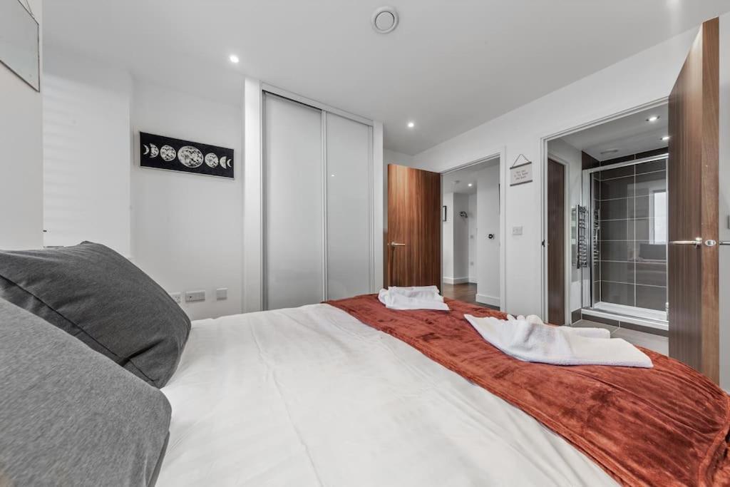 New Apartment 20 Mins From Waterloo London Bp36 Dış mekan fotoğraf